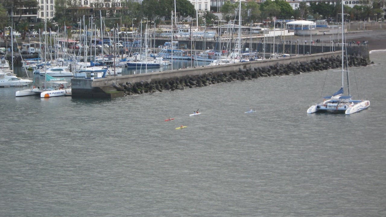 Imagem da notícia: Funchal Náutico 2026 enche a baía de regatas e canoagem até 6 de setembro