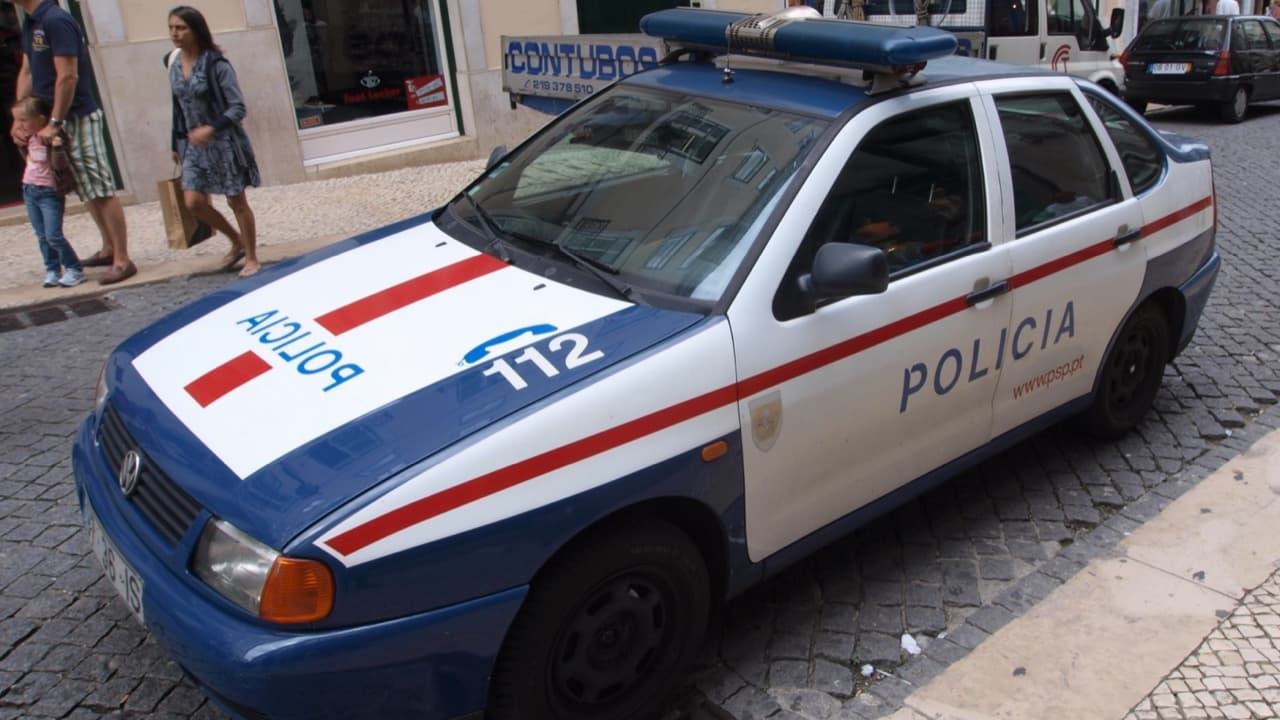 Imagem da notícia: PSP realiza no Alandroal ação de atendimento para regularização de armas