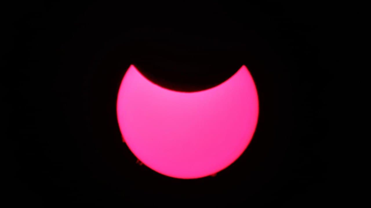 Imagem da notícia: Eclipse solar de 12 de agosto foi visível em Seia com cerca de 98% de ocultação