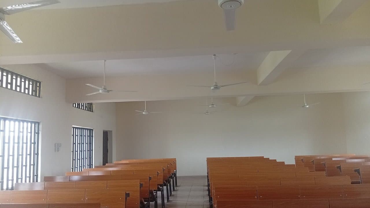 Imagem da notícia: Projeto de requalificação das escolas da Madalena do Pico está concluído
